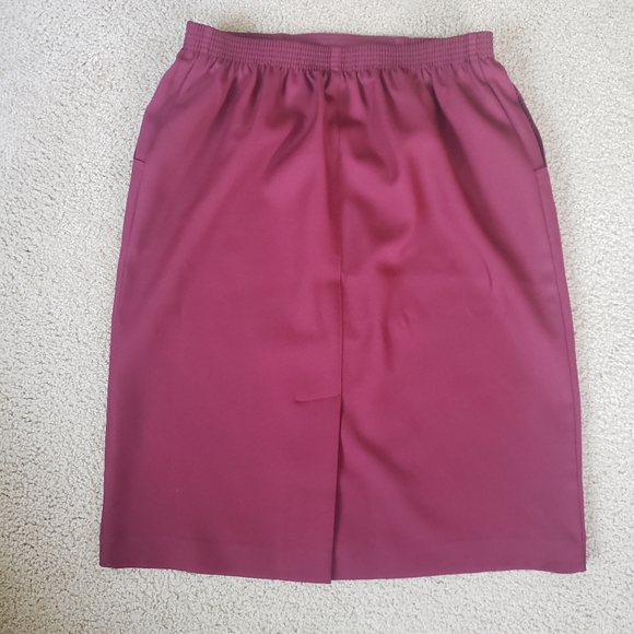 Alfred Dunner Maroon Skirt with Pockets - Picture 3 of 5